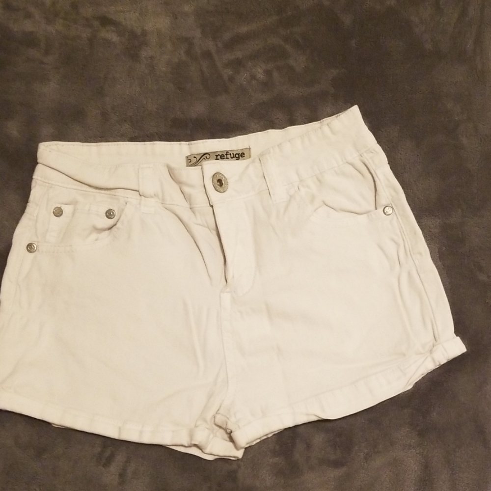 Refuge shorts 4